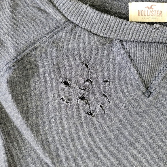 Hollister Women's Relaxed Fit Distressed Blue Crew Neck Sweatshirt Size Medium - Picture 7 of 11